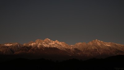 丽江日照金山