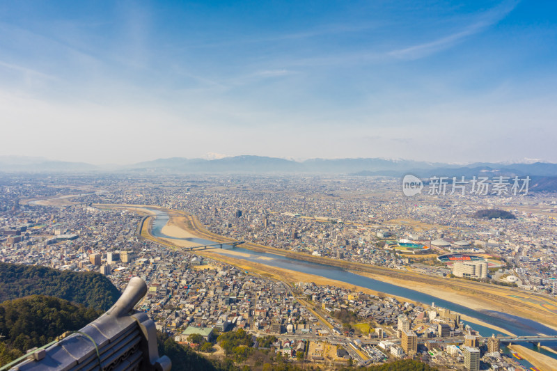 岐阜城观景台眺望长良川