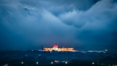 高铁九华山站