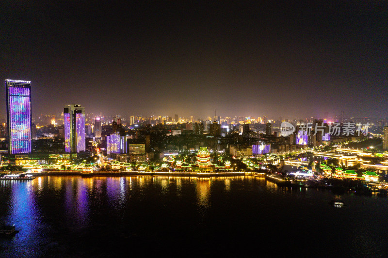 江西南昌赣江两岸夜景航拍图