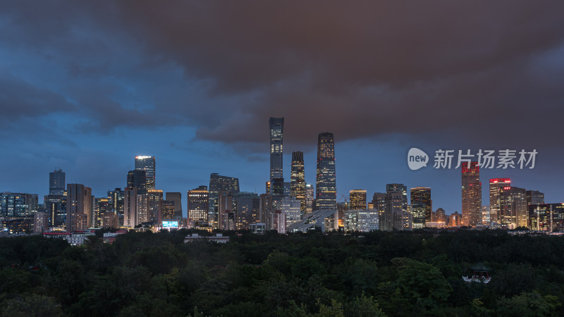 北京暮色下灯火辉煌的城市夜景全景