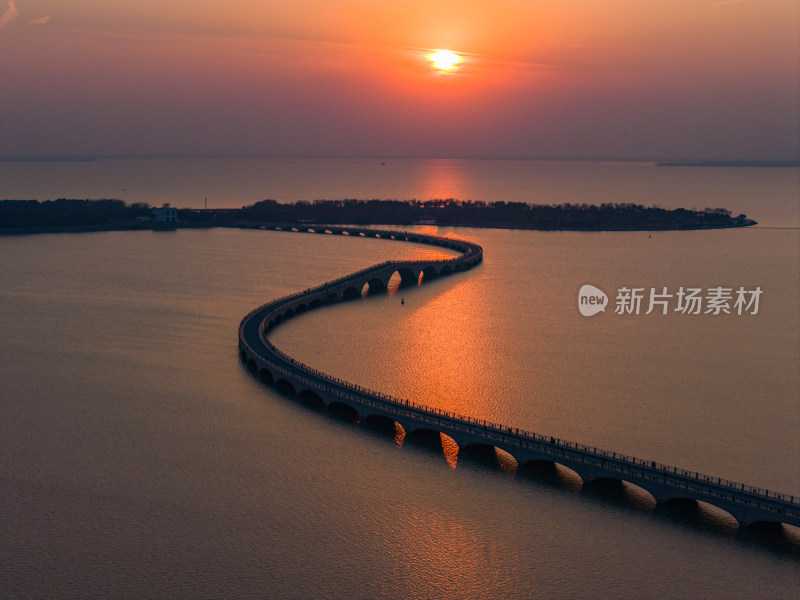 上海青浦淀山湖观景长桥彩虹桥