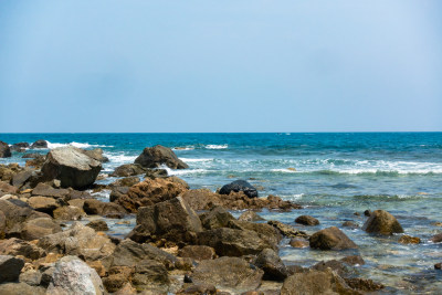 三亚西岛海滨礁石海浪