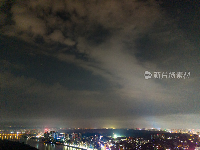 四川乐山城市夜景航拍图