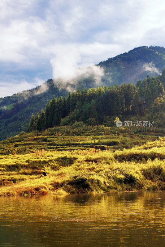 风景湖泊雅女湖