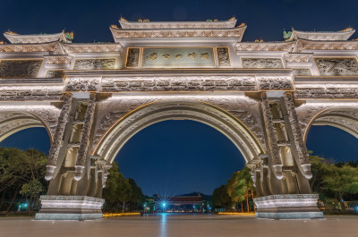 佛山顺峰山公园中华第一牌坊中式建筑夜景