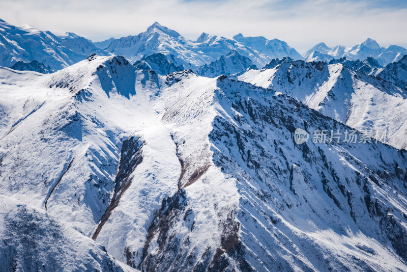 新疆天山山脉雪山山峰山脉