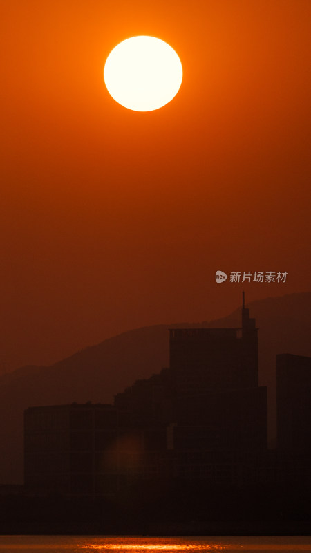 杭州钱塘江落日