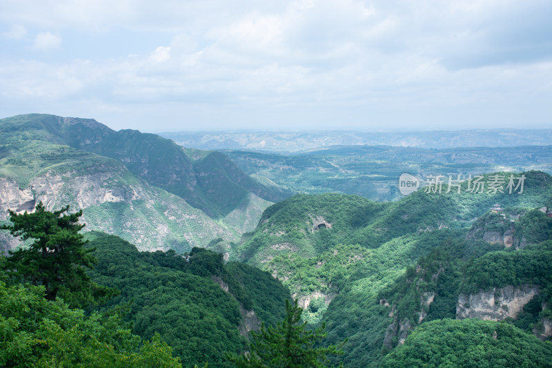 甘肃平凉5A级风景区崆峒山古建筑自然风光