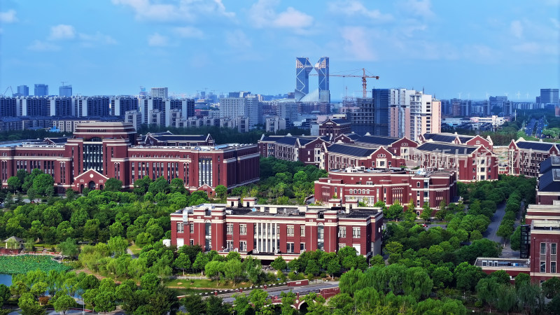 航拍上海临港 临港新片区  上海建桥学院