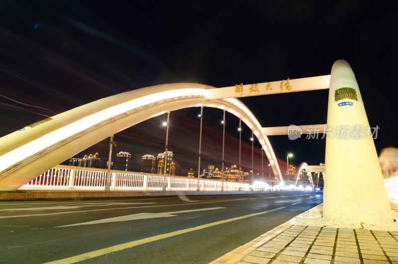 福建省福州的解放大桥夜景