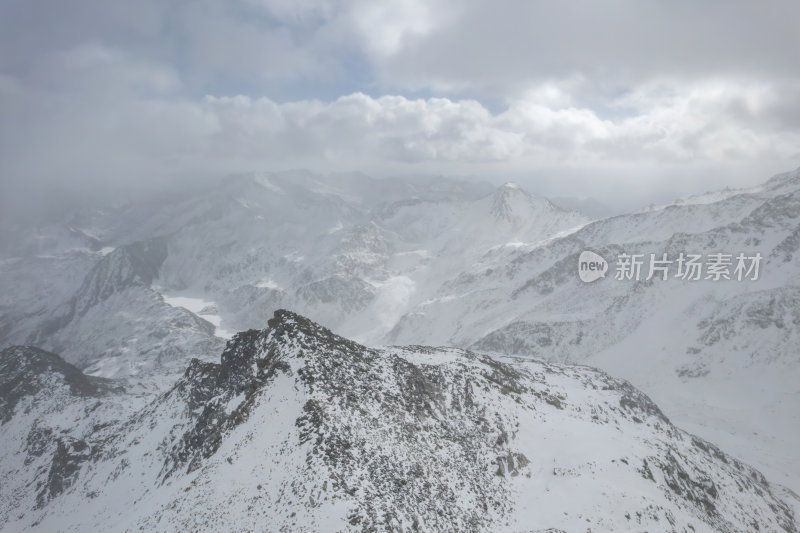 四川阿坝州达古冰川雪山盛景冰雪奇观航拍