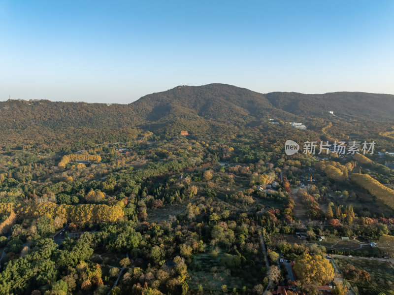 江苏南京灵山风景区前湖秋天秋色航拍