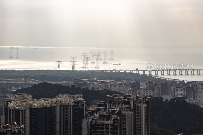 深圳铁仔山公园看深圳西湾