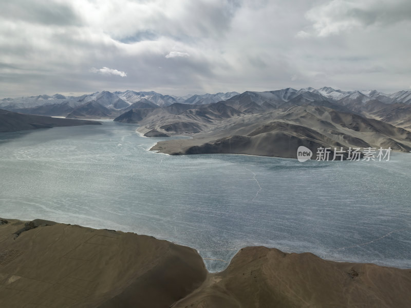 新疆喀什阿克陶塔县白沙湖喀喇昆仑山脉航拍