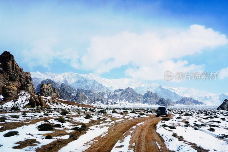 阿尔金山的道路