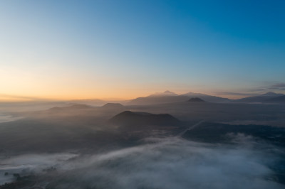 云雾中的腾冲火山群