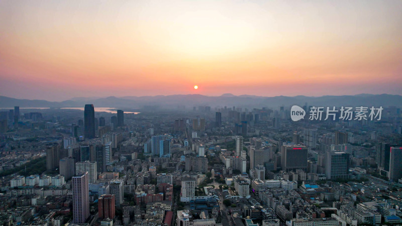 云南昆明城市日落晚霞夕阳航拍