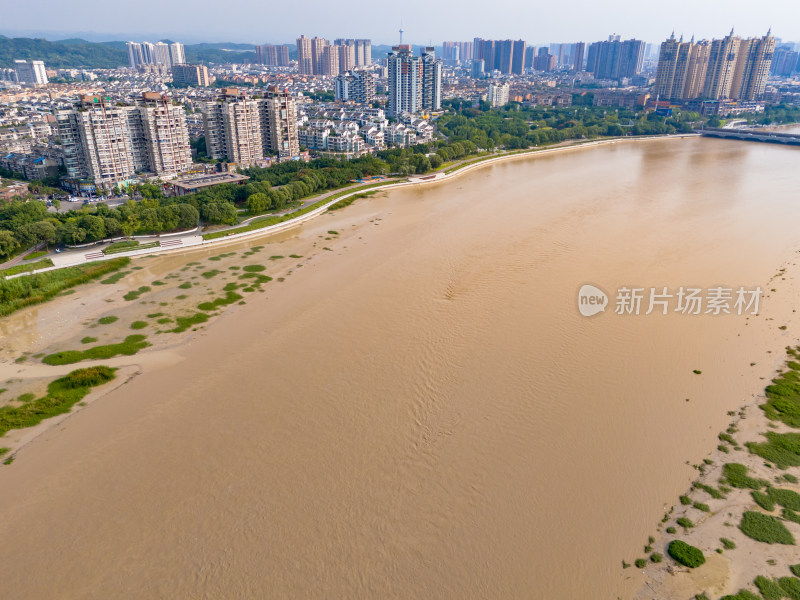 德阳绵远河岸两航拍图