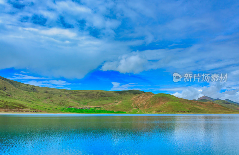 西藏山南羊卓雍措羊湖旅游景区湖泊风光