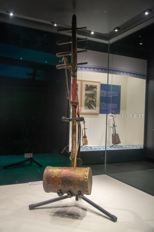博物馆展示的传统民族乐器