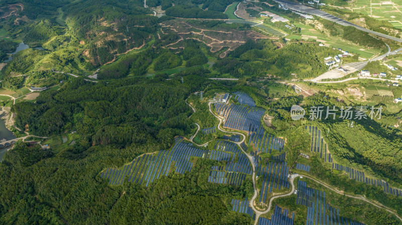 航拍大型的光伏发电基地，高兴科技能源产业