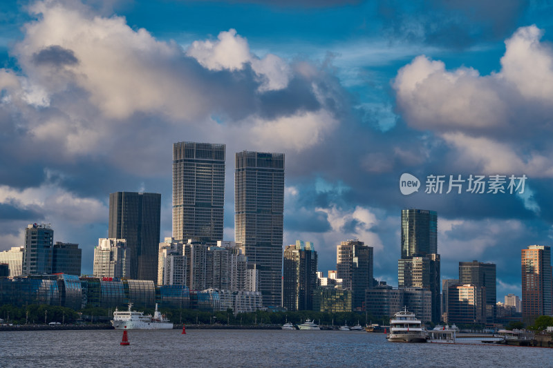 上海滨江的建筑风光
