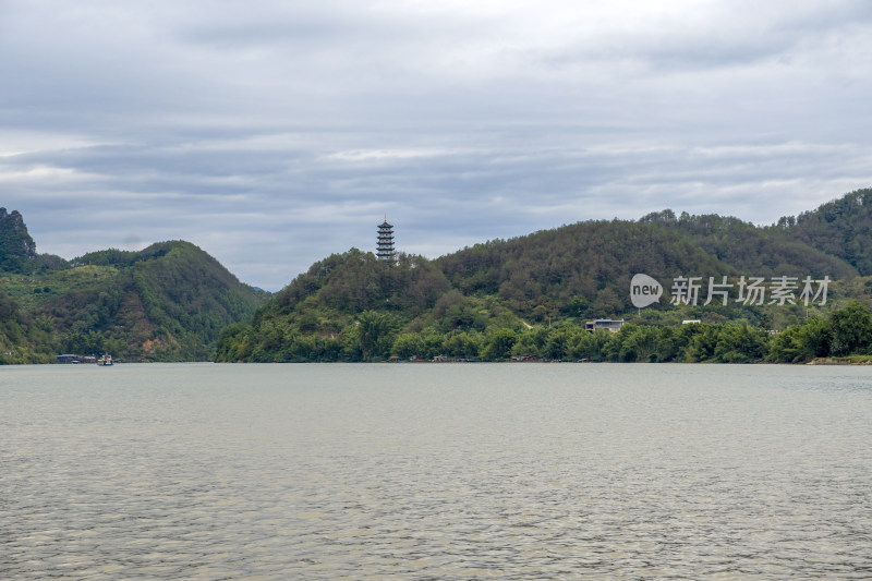 桂林平乐县城江景