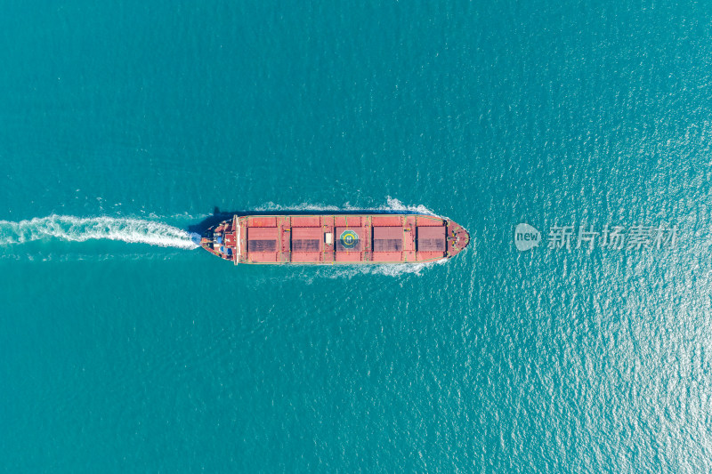 中国广东省珠海市万山群岛珠江口集装箱船