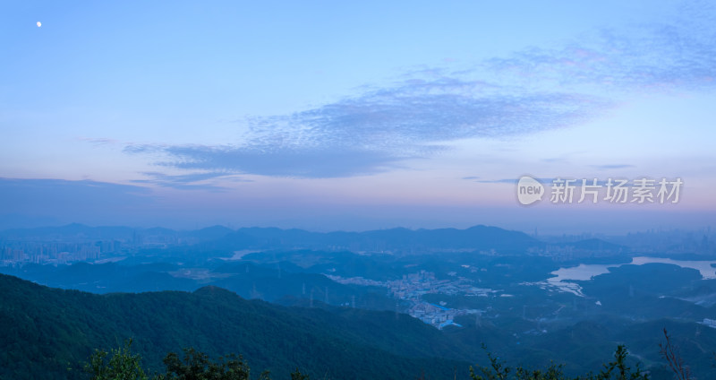 深圳羊台山公园黄昏夕阳晚霞火烧云全景长图