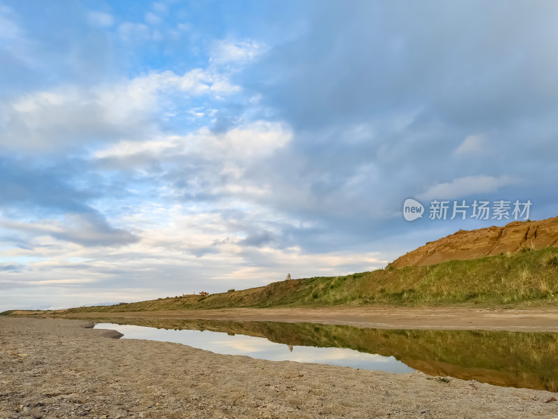 六月的青海湖天鹅湖傍晚蓝调时刻