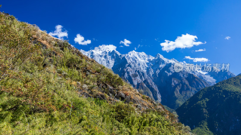 虎跳峡风景