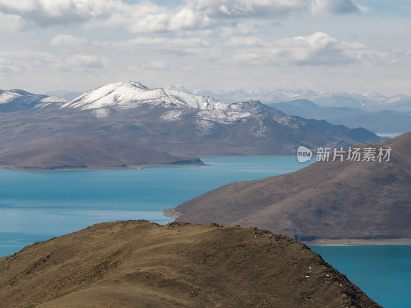 西藏山南羊卓雍措圣湖神湖蓝色高空航拍