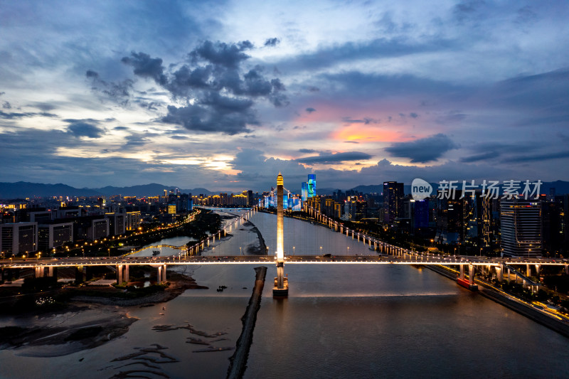 福州鼓山大桥晚霞夜景航拍图