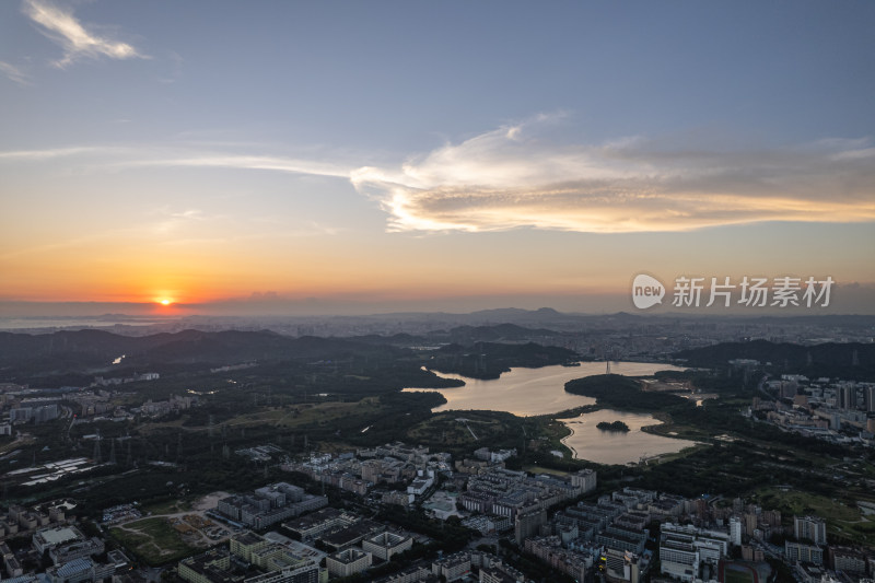 深圳市石岩湿地公园日落航拍图