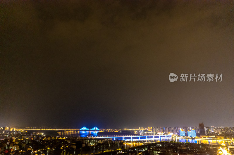 湖北襄阳古城夜景灯光航拍图