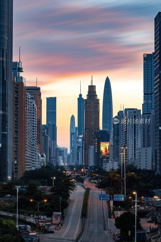 深圳罗湖CBD平安大厦华灯初上都市夜景