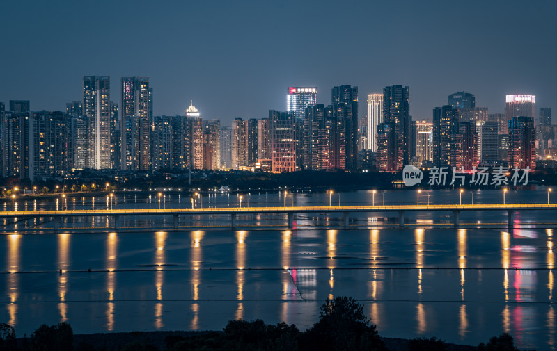 武汉沙湖大桥夜景