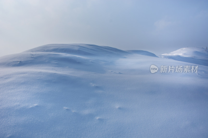 中国北方冬天雪起伏的特写