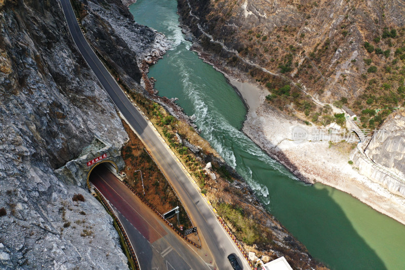 香格里拉上虎跳峡