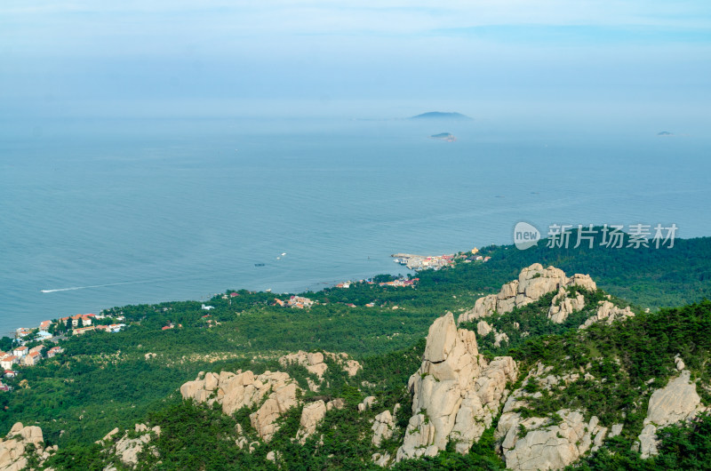 青岛崂山仰口景区，远眺大海