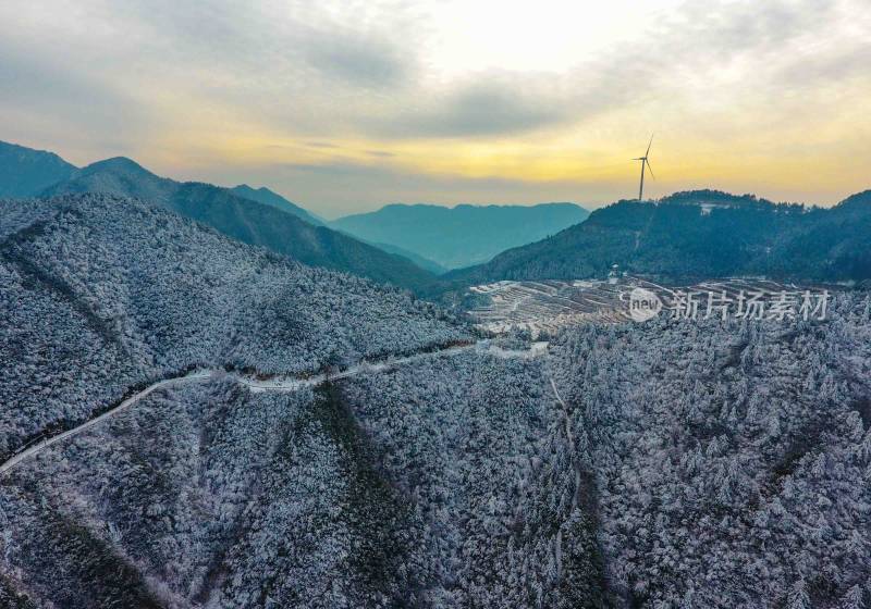 雪后的山村