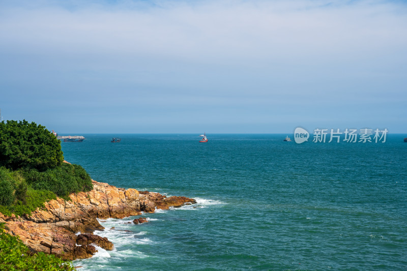 航拍广东汕头南澳岛岩石海岸线风光