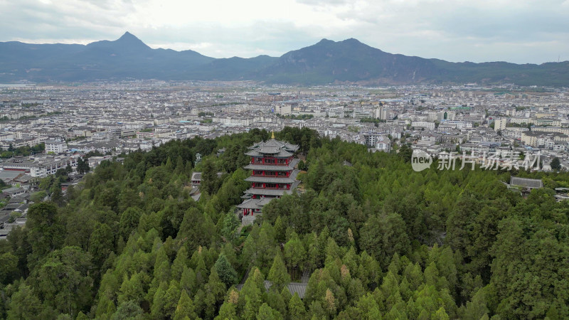 航拍云南丽江古城狮子山景区万古楼