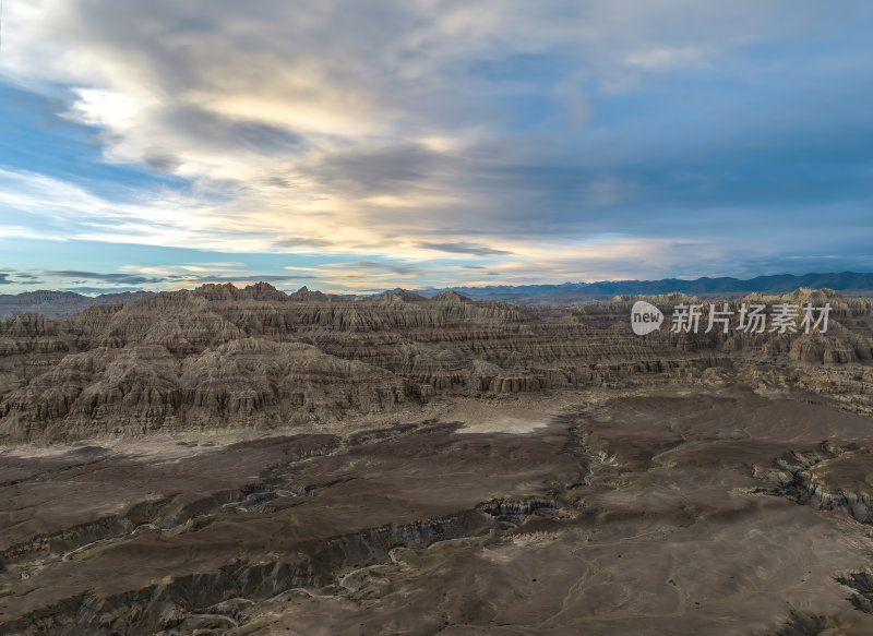 西藏阿里地区古格王朝文化遗迹日落高空航拍