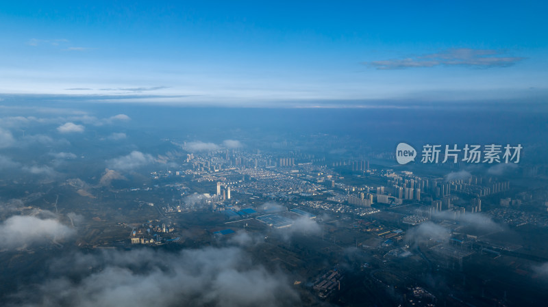 航拍白云之上天空背景图