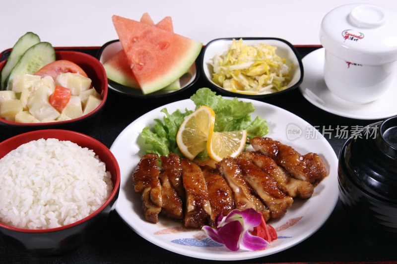 烤鸡肉饭套餐