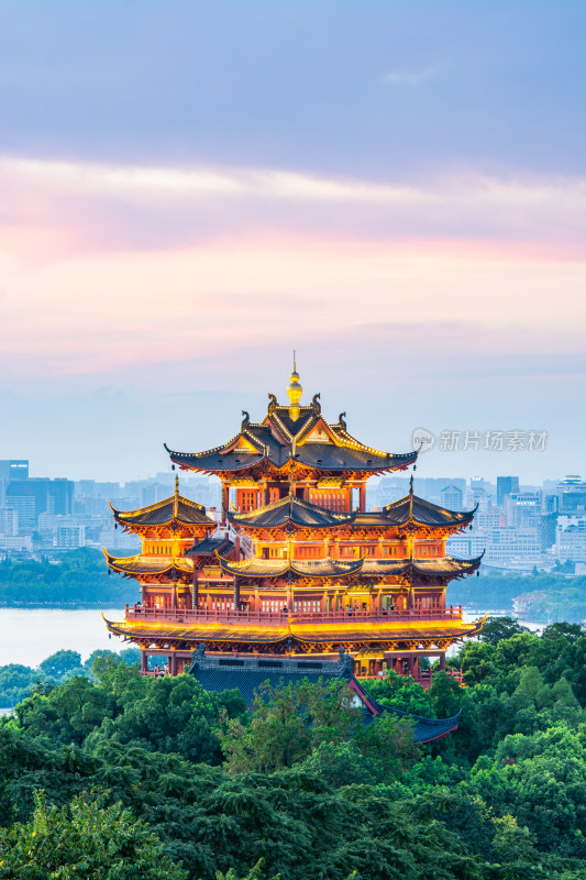 浙江杭州吴山城隍阁夜景