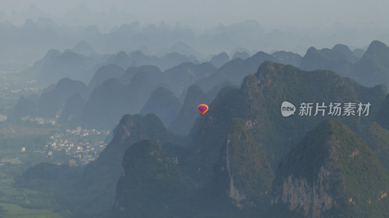 桂林阳朔喀斯特地貌水墨画山水画