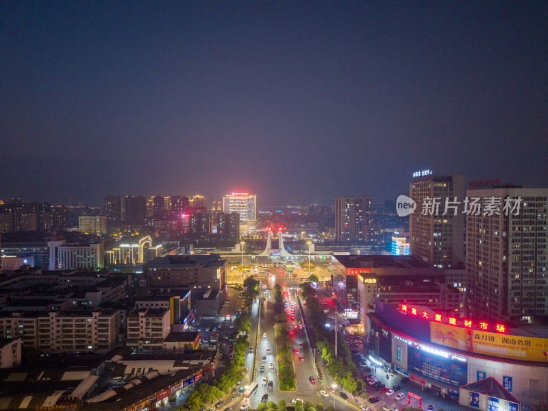 湖南岳阳南湖大道岳阳站夜景